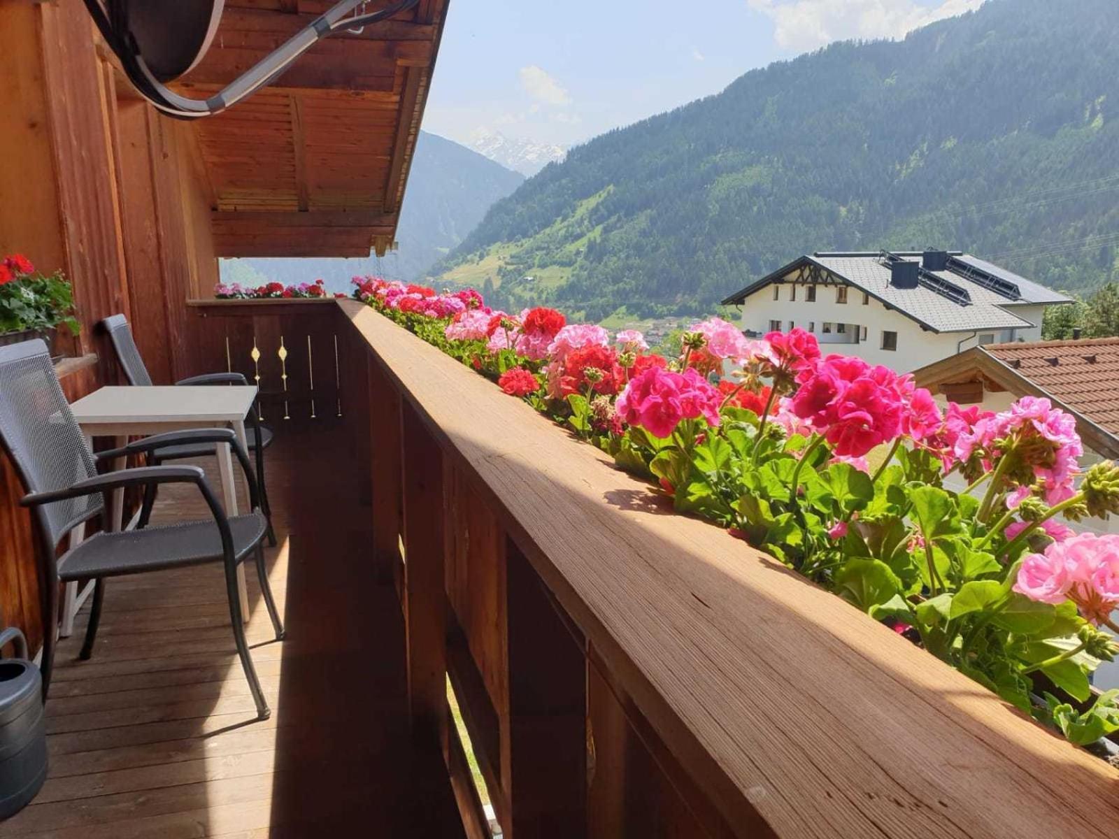 Haus Anna Ein Haus Mit Herz Fliess Phòng bức ảnh
