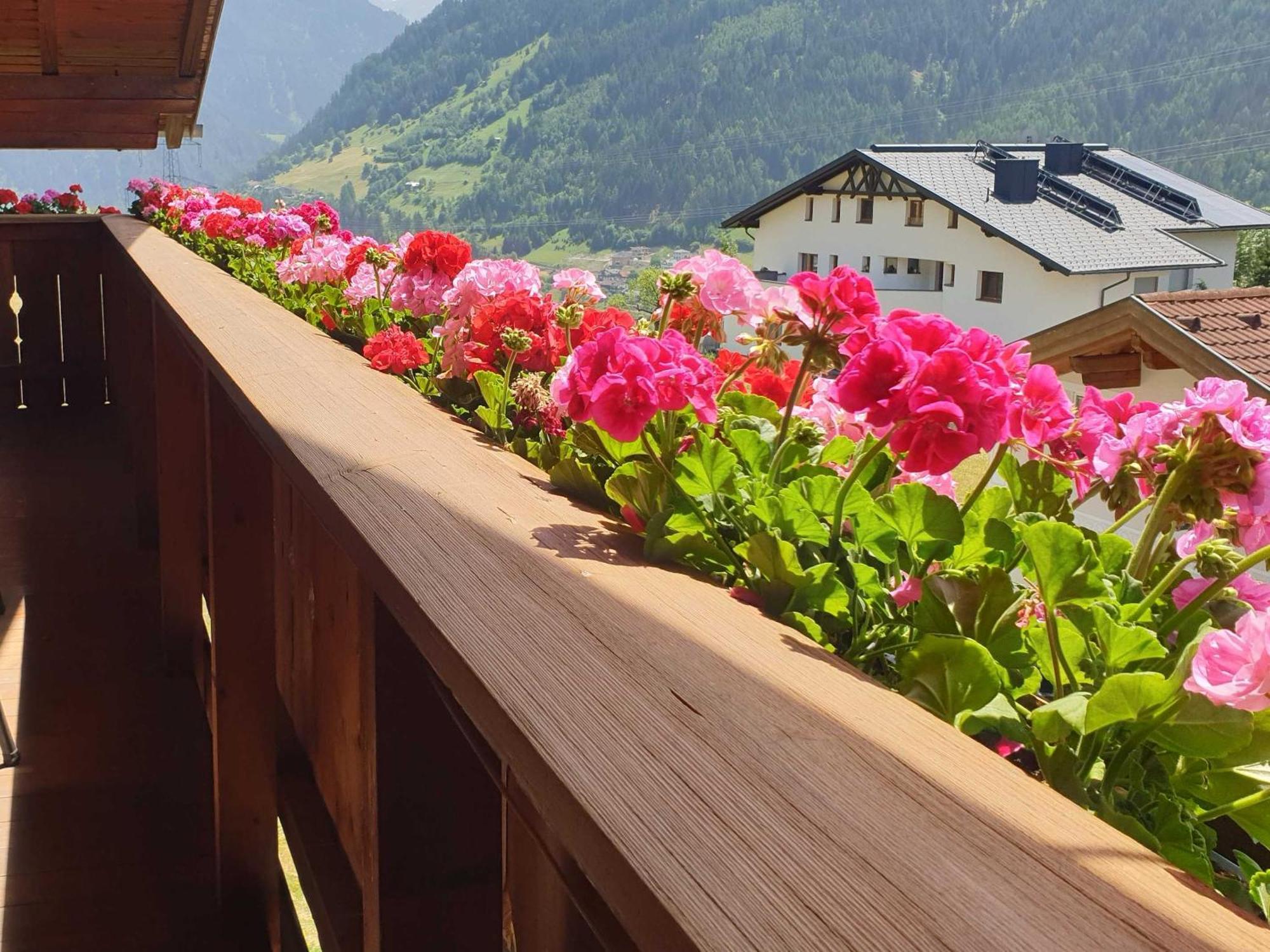 Haus Anna Ein Haus Mit Herz Fliess Phòng bức ảnh